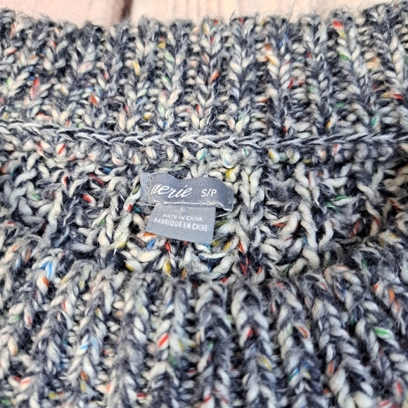 aerie Sweaters - AERIE Gray White & Multicolor Sweatshirt Side Slits At The Bottom Size Small